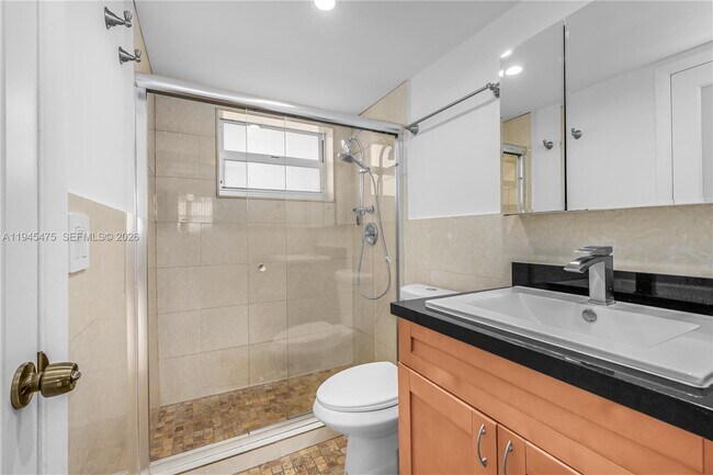 Building Photo - 716 Michigan Ave