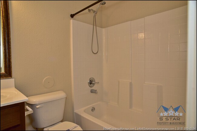 Building Photo - 14920 Tim Hardaway