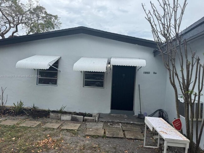Building Photo - 3 bedroom in Miami FL 33169