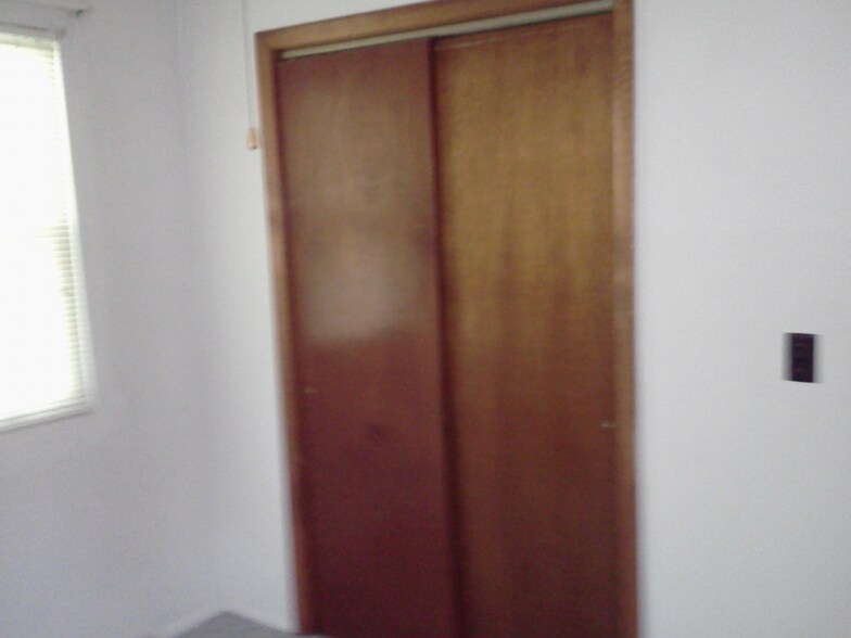 Building Photo - 296 Main St