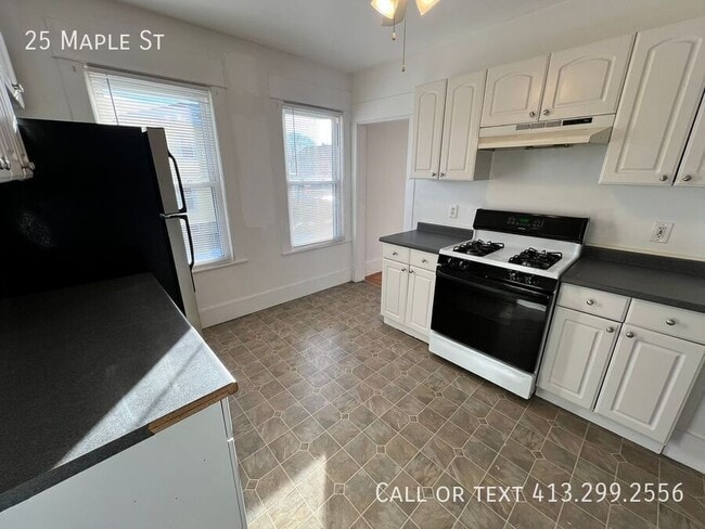 Building Photo - 25 Maple St