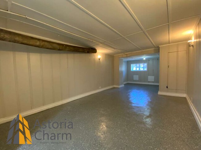 Building Photo - 3 Bedroom 1.5 Bath Baltimore Home with Finished Basement and Fenced Yard