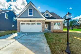 Building Photo - 5012 Oop Rd