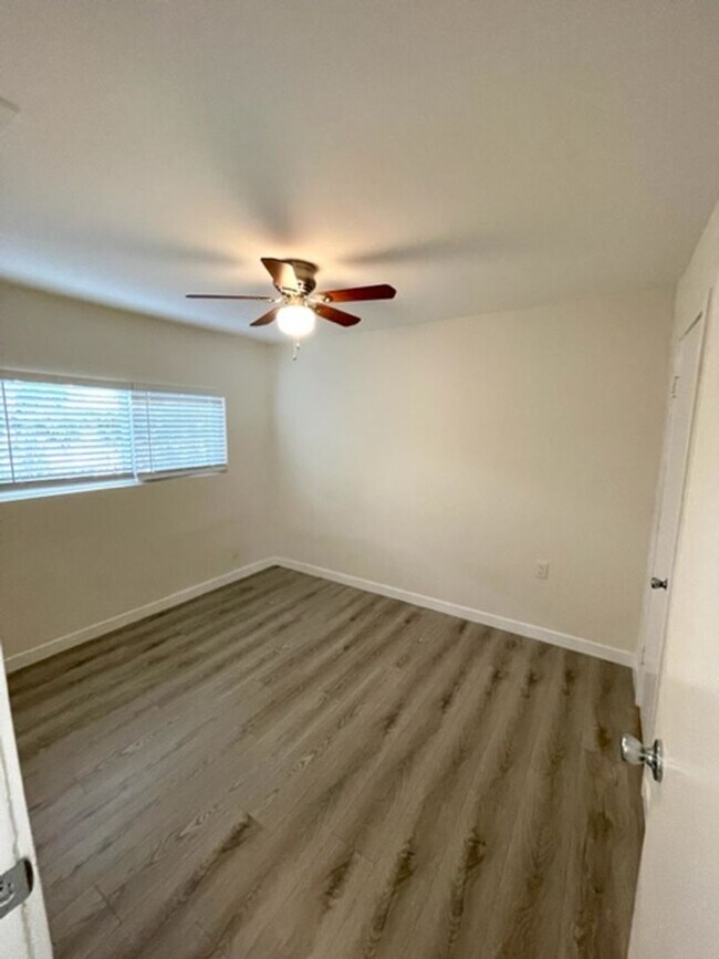 Building Photo - 1518 El Sereno Ave