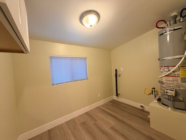 Building Photo - Charming 3-bedroom, 2-bathroom home located in the city of San Bernardino, CA.