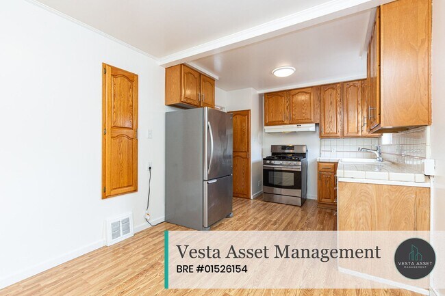 Building Photo - 1394-1396 Sanchez Street ***