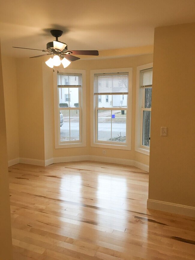 Building Photo - 33 Intervale Ave