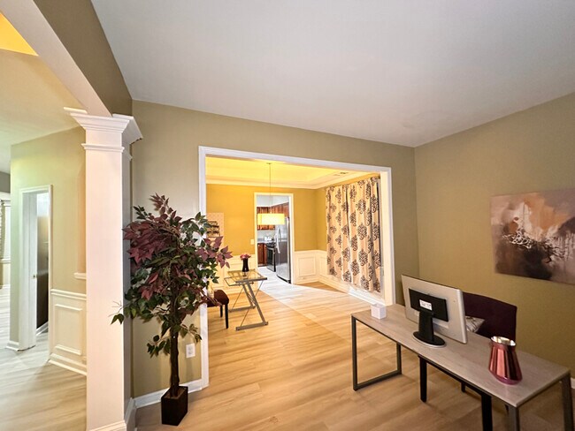 Building Photo - 175 Mill Creek Dr