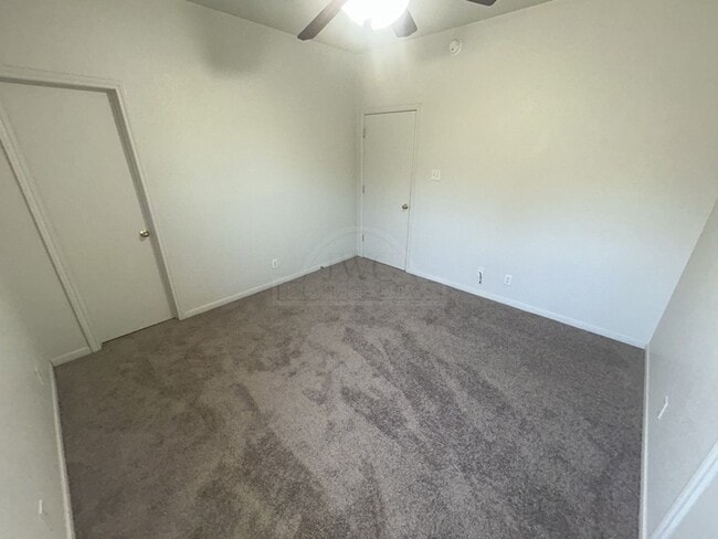 Building Photo - 2100 Schorn Dr