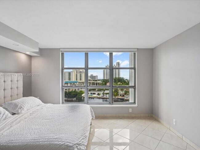 Building Photo - 19195 NE 36th Pl