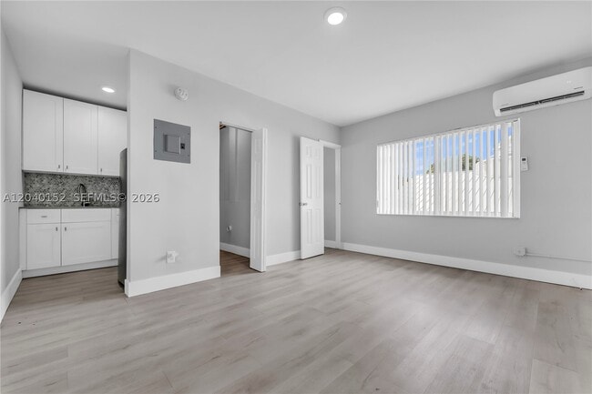 Building Photo - 6647 SW 59th St
