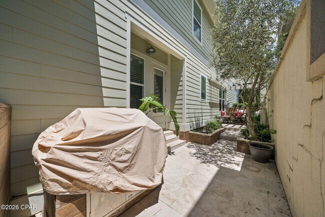Building Photo - 409 Liverpool Ave