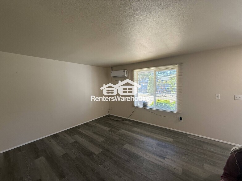 Building Photo - 8603 Meadow Rd SW