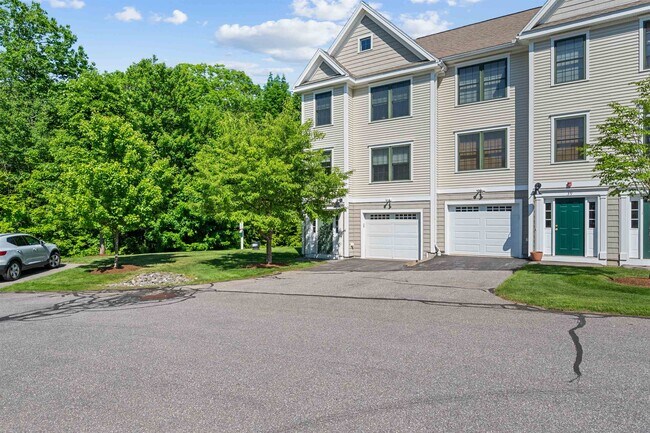 Building Photo - 41 Village Dr