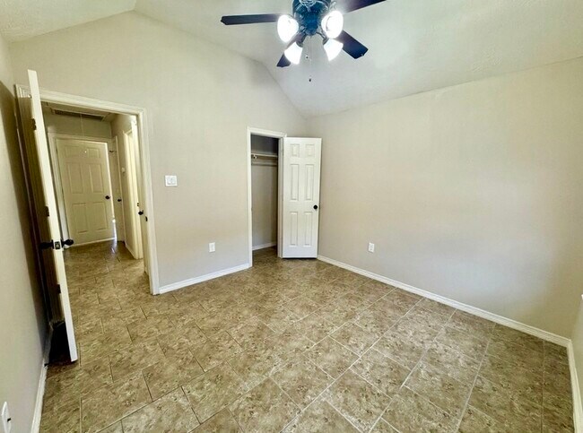 Building Photo - 114 Shayan Ct