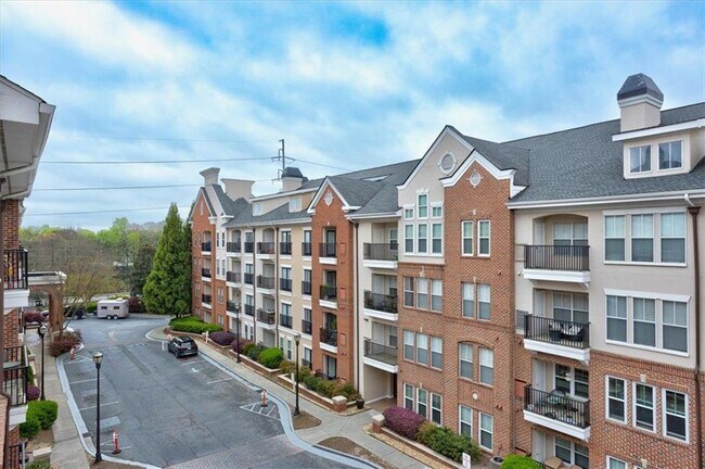 Building Photo - 1850 Cotillion Dr