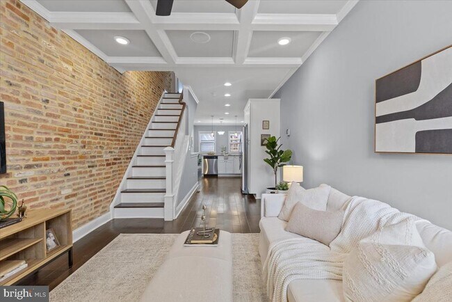 Building Photo - 616 Hyson St