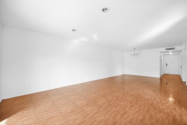 Building Photo - 3360 Spanish Moss Terrace