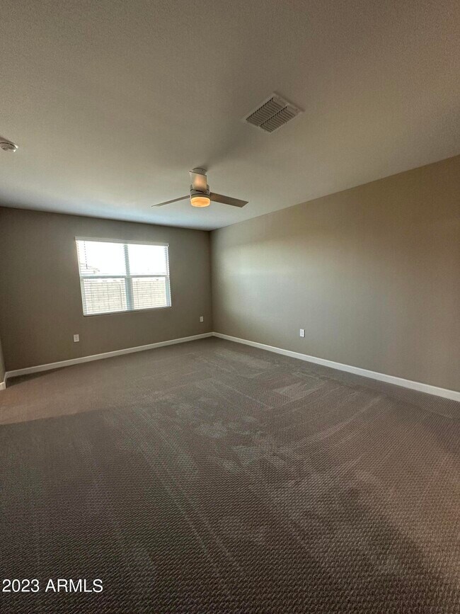 Building Photo - 1128 E Horro Rd