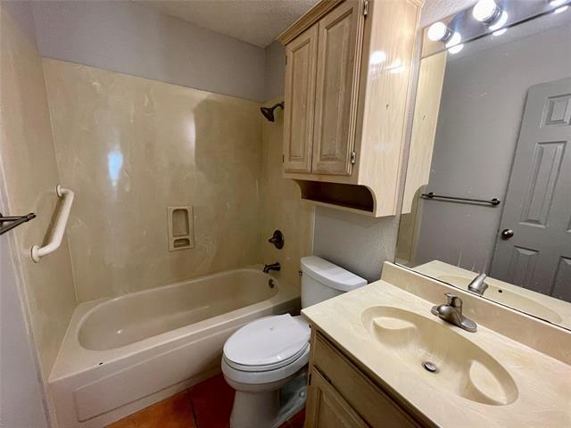 Building Photo - 8701 Bellechase Rd