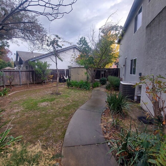 Building Photo - 2604 Javan Ln
