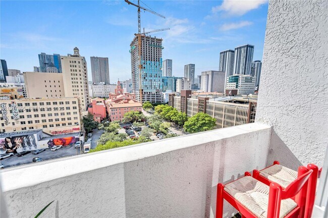 Building Photo - 133 NE 2nd Ave