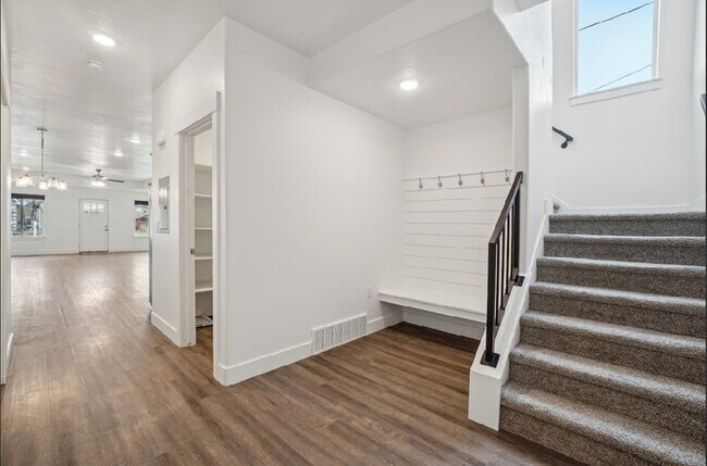 Building Photo - 2918 Pingree Ave E