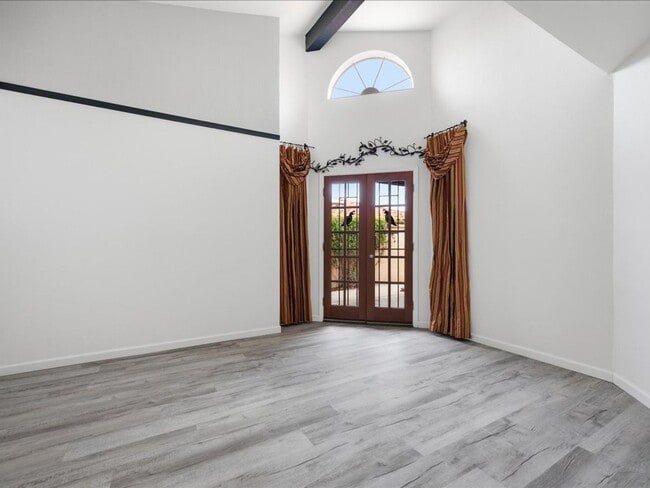 Building Photo - 10111 Spyglass