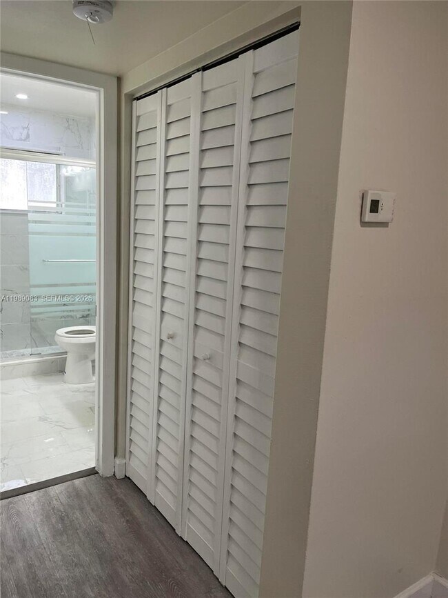 Building Photo - 2134 Lincoln St