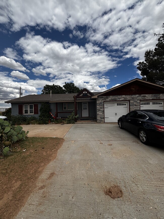 Primary Photo - 7603 Alcove Ave