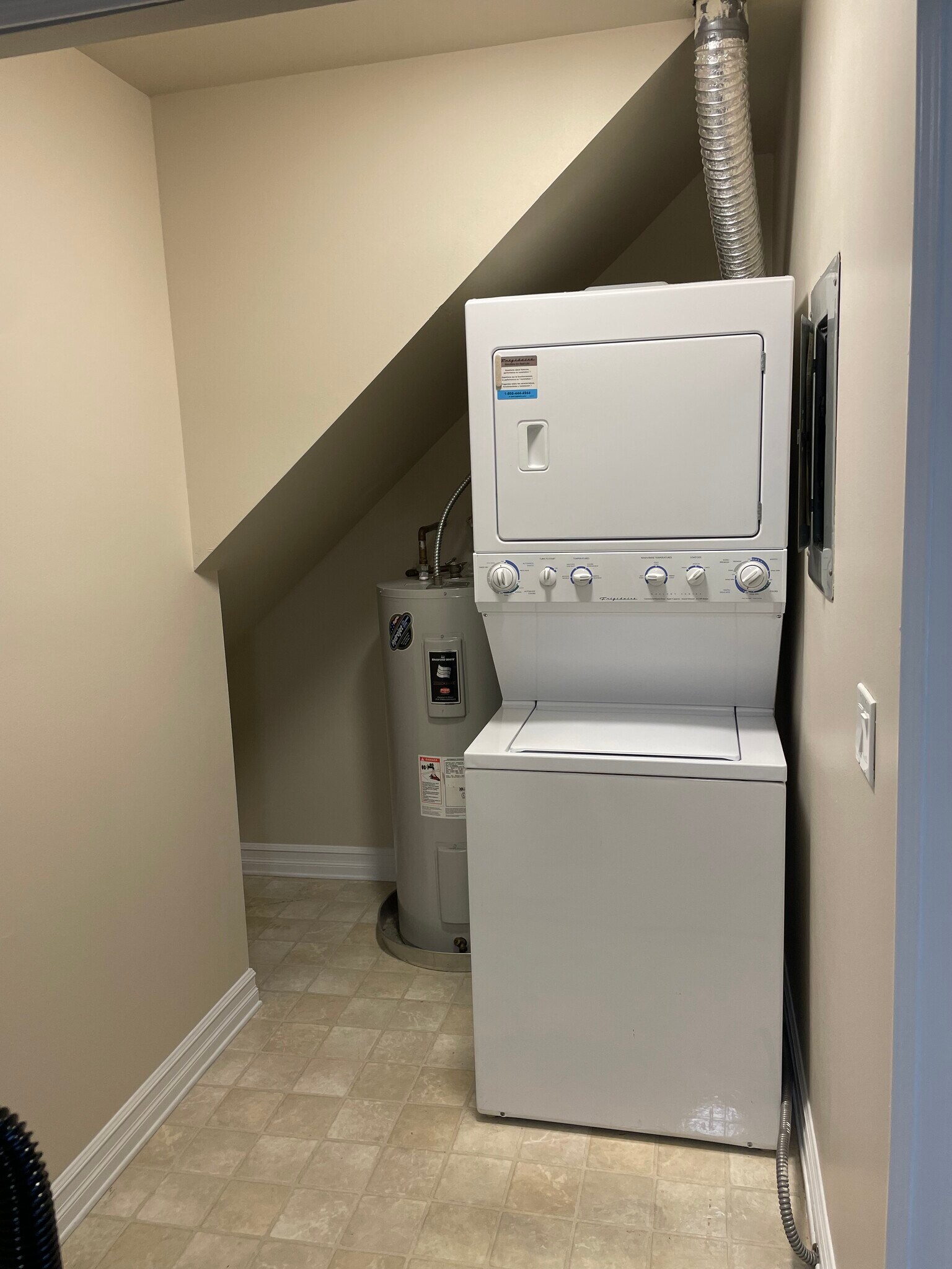 Laundry room - 2872 Davison Ave
