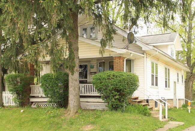 Primary Photo - Cape cod in Mansfield schools, corner lot