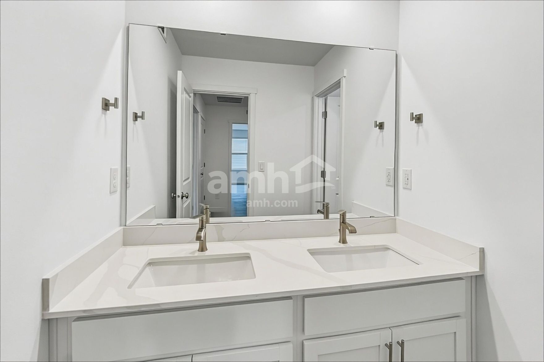 Building Photo - 8023 Verona Lp SW