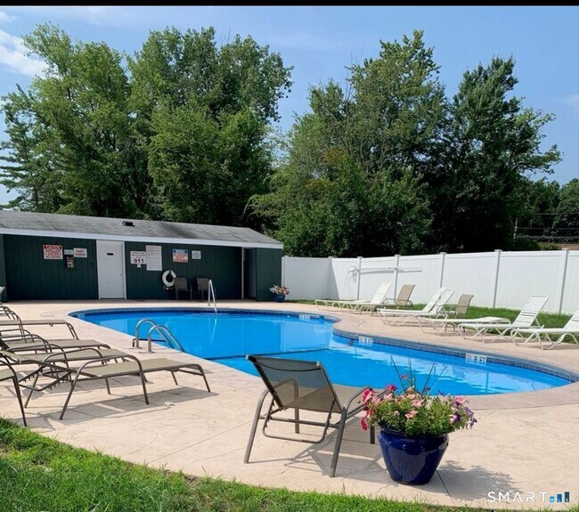 Building Photo - 2320 Harbor View Dr