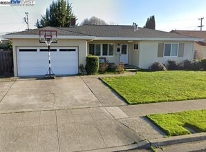 Building Photo - 8320 Davona Dr