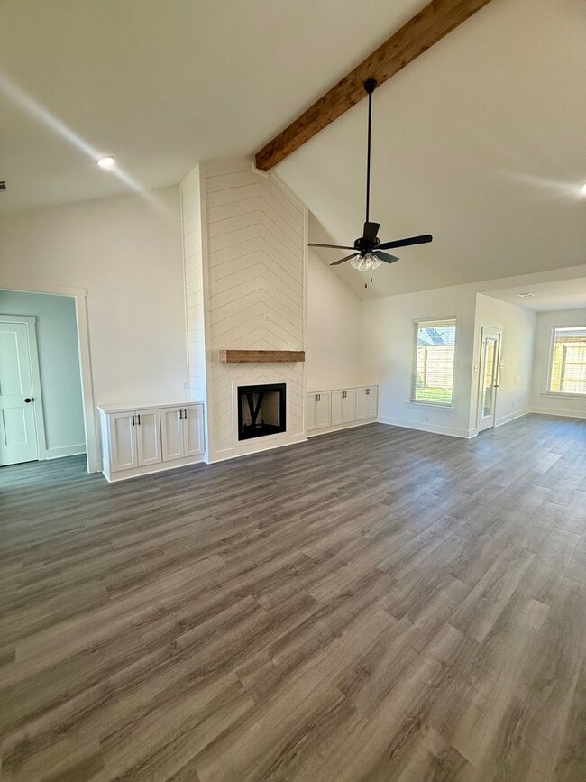 Building Photo - 4005 Doler Cv