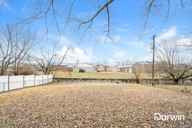 Building Photo - 1570 Bluefield Dr