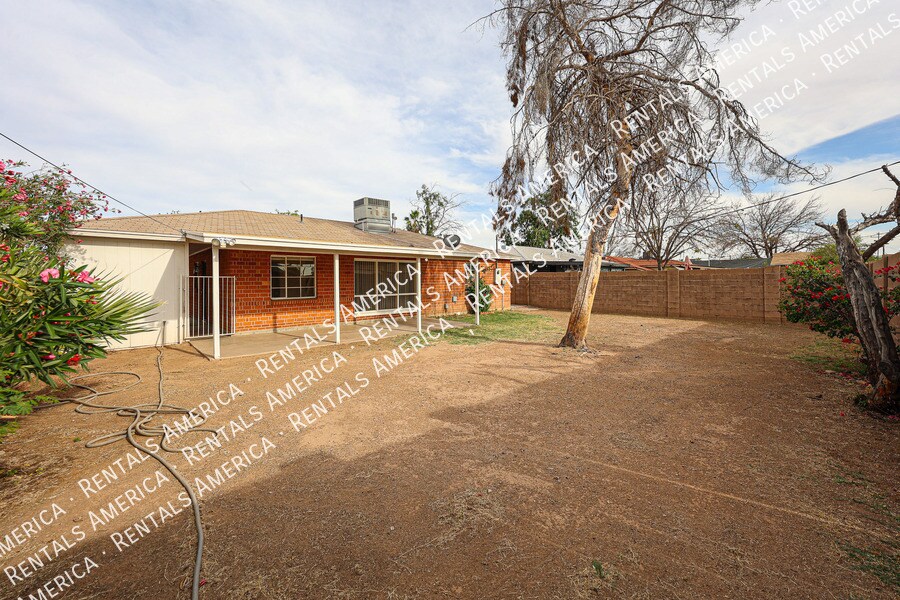 Building Photo - 3432 N 23rd Ave