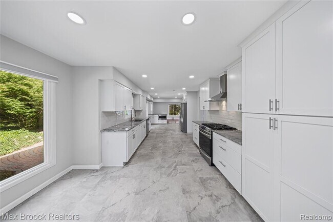 Building Photo - 2601 Lamplighter Ln