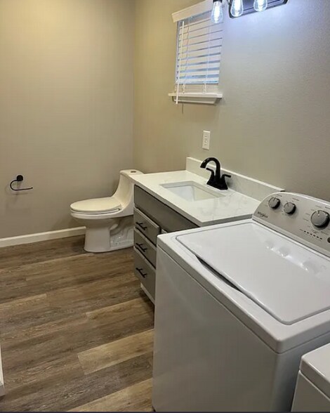 Building Photo - 8853 Lawrence Dr SE