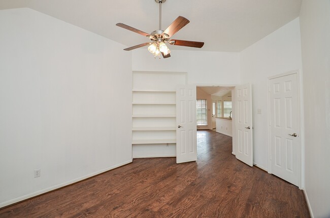 Building Photo - 1631 Berkoff Dr