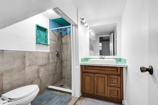 Building Photo - 176 NE 50th St