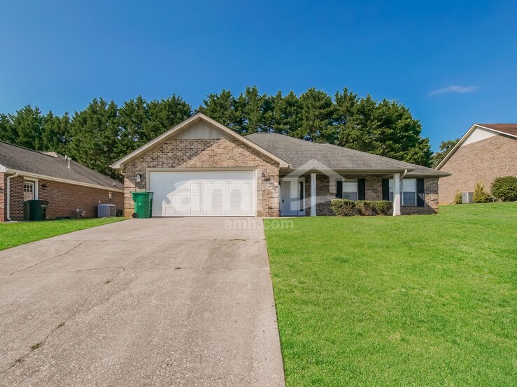 Building Photo - 1245 Edinburgh Dr