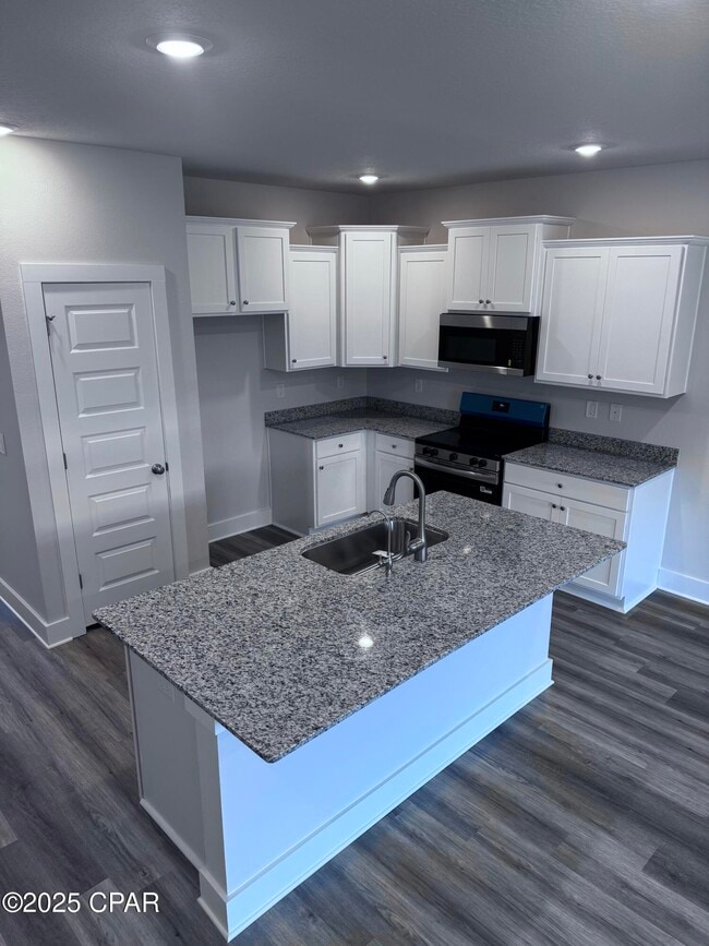 Building Photo - 205 Palmeras Marinas Ln