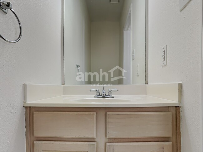 Building Photo - 9303 Scotty Oaks