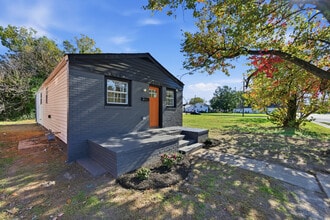 Building Photo - 4308 Roanoke Ave