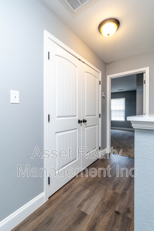 Building Photo - 920 Warrior Hill Dr