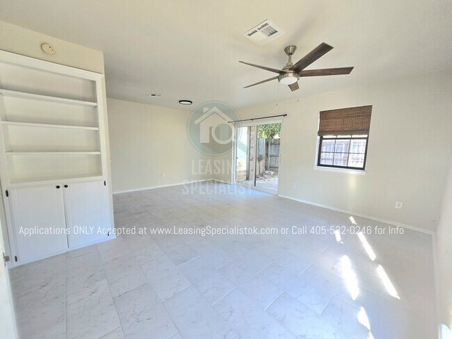 Building Photo - West Norman 2 Bed 1.5 Bath Fully Remodeled...