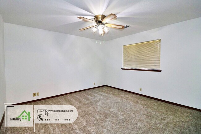 Building Photo - 1744 Kildare Dr