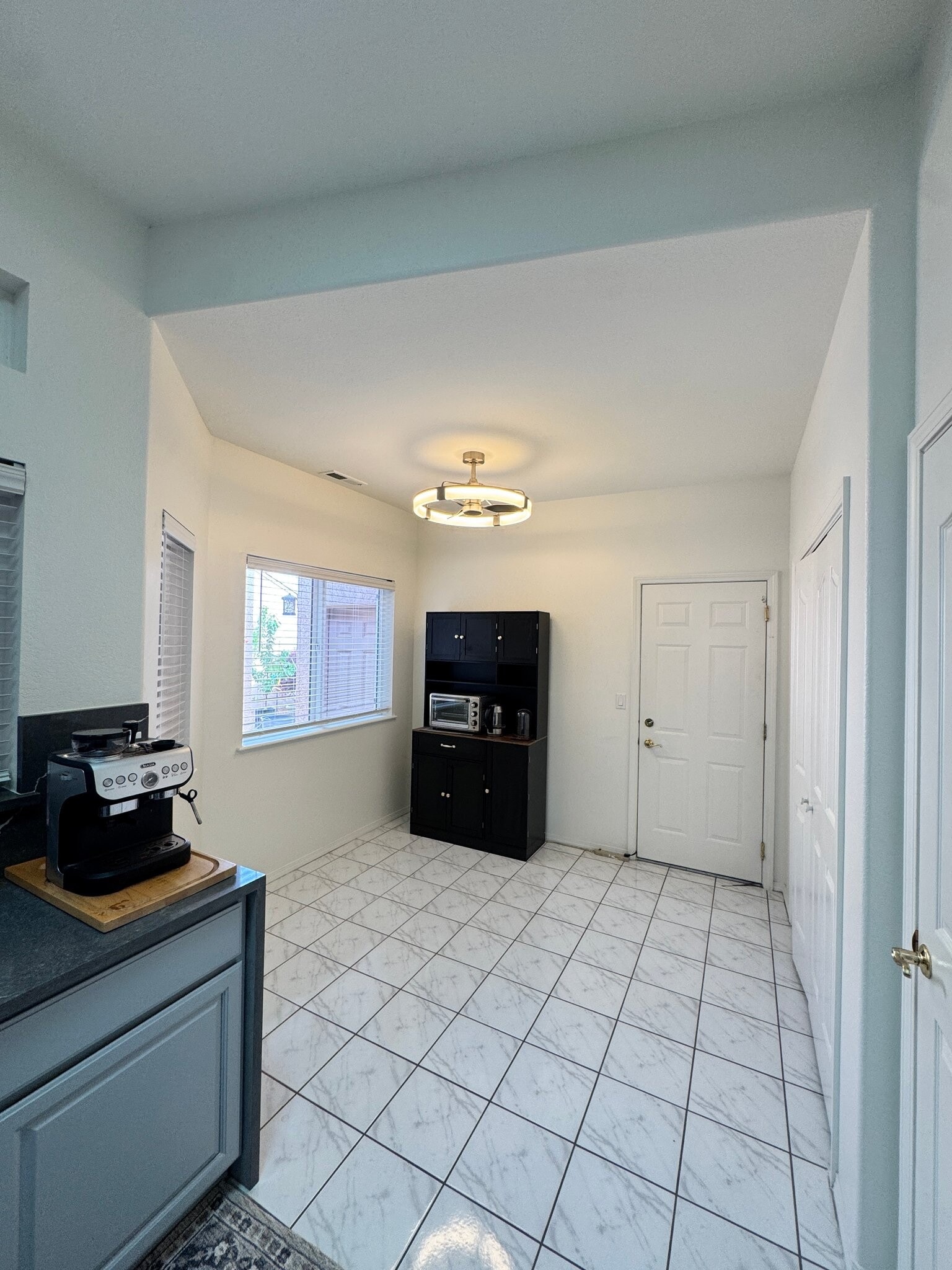 Building Photo - 1503 N Montana St